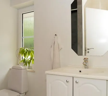 Three-bedroom Holiday In 1 *